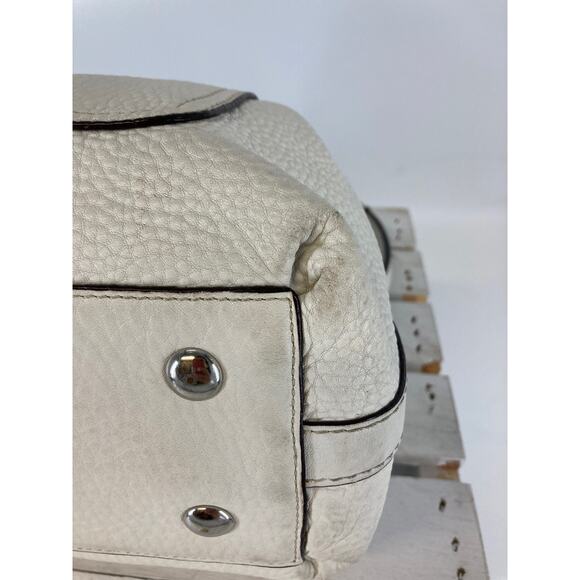 COACH F14686 LARGE IVORY PEBBLED LEATHER SHOULDER BAG WITH CHARM - Picture 8 of 16